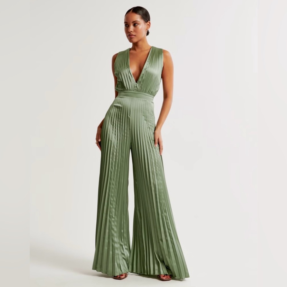 Abercrombie & Fitch green Giselle
Jumpsuit